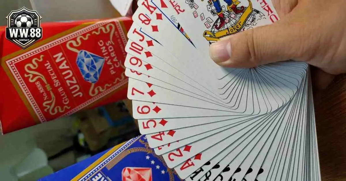 Tú lơ khơ là gì? 4 loại tú lơ khơ phổ biến trong cá cược 2 Tú lơ khơ là gì? Lịch sử phát triển của tú lơ khơ